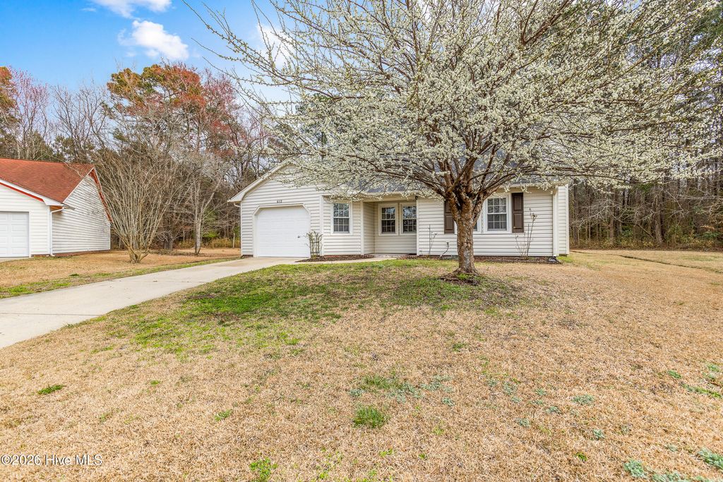 Photo of 612 Crissy Drive, Jacksonville, NC 28540 (MLS # 100557987)