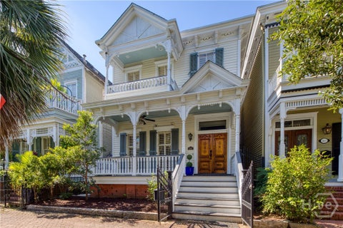 Homes For Sale - 405 E Gordon Street<br/> Savannah, GA 31401