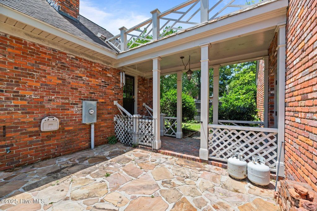 Photo of 1510 Lucerne Way, New Bern, NC 28560 (MLS # 100509290)