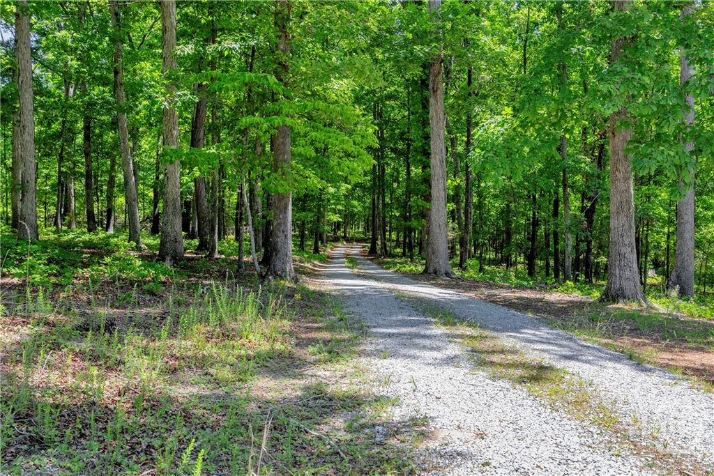 Photo of 1014 Adams Clarke Road, Commerce, GA 30530 (MLS # CL355603)