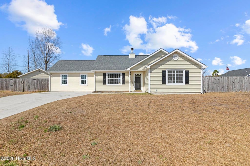 Photo of 316 Josie Court, Hubert, NC 28539 (MLS # 100558461)
