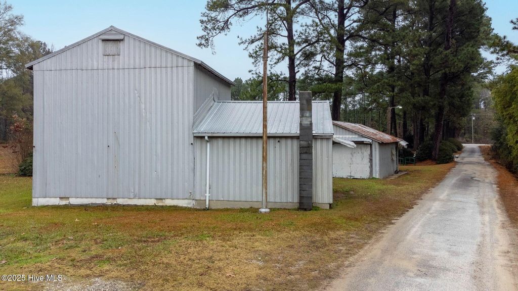 Photo of 5308 Nc Highway 87, Elizabethtown, NC 28337 (MLS # 100544652)