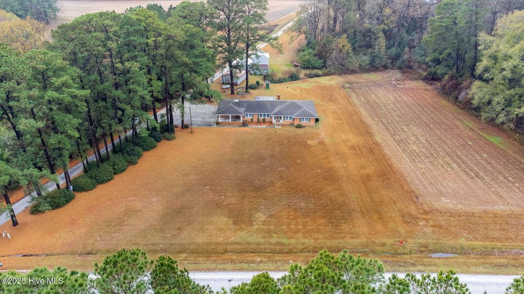 Photo of 5308 Nc Highway 87, Elizabethtown, NC 28337 (MLS # 100544652)