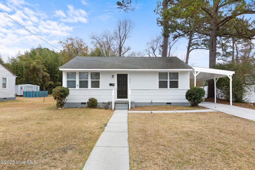 Photo of 515 New River Drive, Jacksonville, NC 28540 (MLS # 100546892)