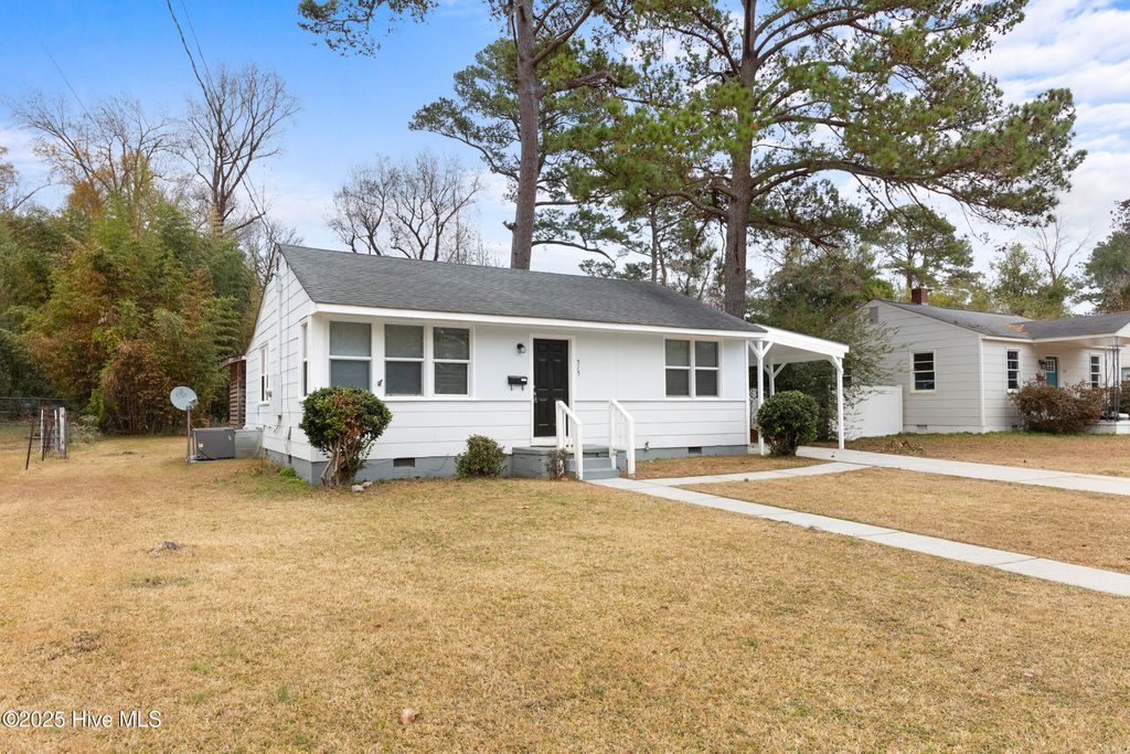 Photo of 515 New River Drive, Jacksonville, NC 28540 (MLS # 100546892)