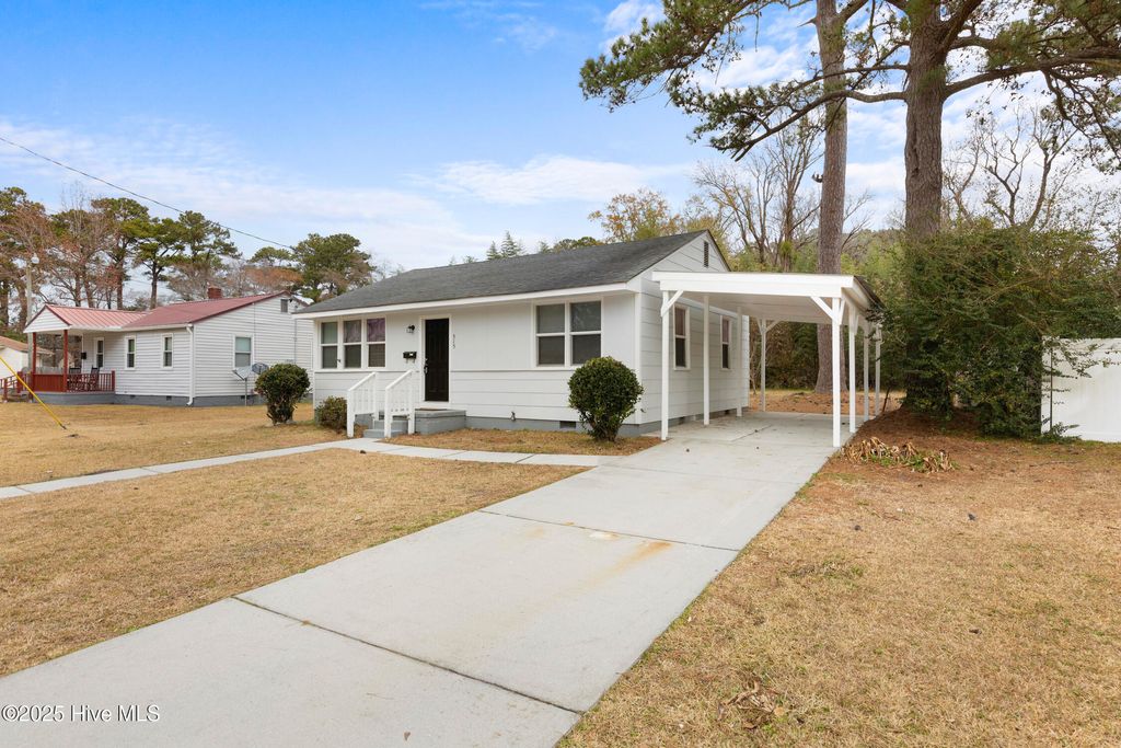 Photo of 515 New River Drive, Jacksonville, NC 28540 (MLS # 100546892)