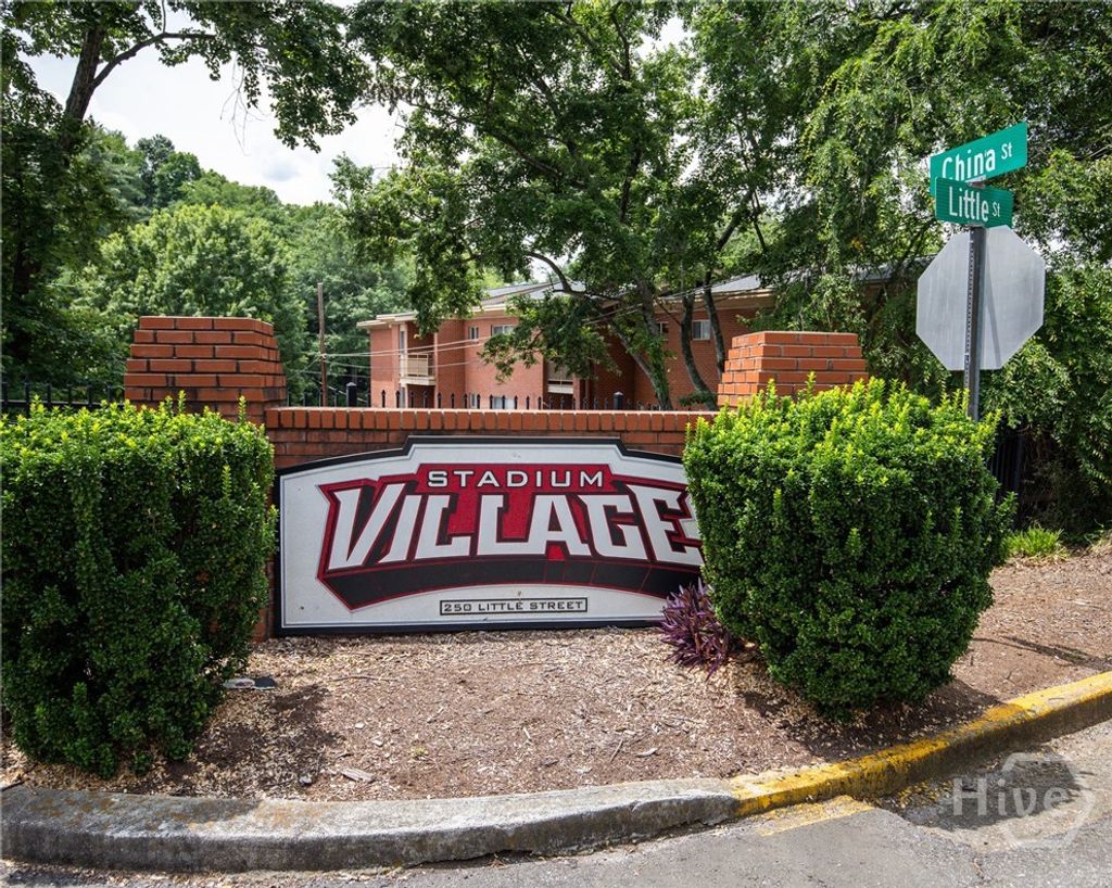 Photo of 250 Little Street #B206, Athens, GA 30605 (MLS # CL352623)