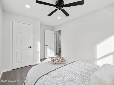 Tiny photo for 6 Glendale Road, Jacksonville, NC 28540 (MLS # 100545039)