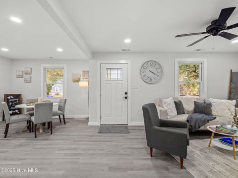 Tiny photo for 6 Glendale Road, Jacksonville, NC 28540 (MLS # 100545039)