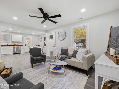 Tiny photo for 6 Glendale Road, Jacksonville, NC 28540 (MLS # 100545039)