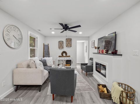 Tiny photo for 6 Glendale Road, Jacksonville, NC 28540 (MLS # 100545039)