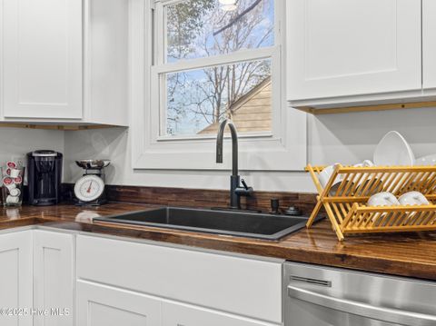 Tiny photo for 6 Glendale Road, Jacksonville, NC 28540 (MLS # 100545039)