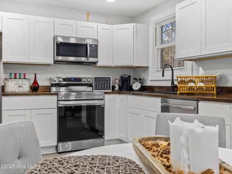 Tiny photo for 6 Glendale Road, Jacksonville, NC 28540 (MLS # 100545039)