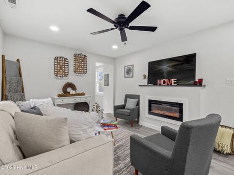 Tiny photo for 6 Glendale Road, Jacksonville, NC 28540 (MLS # 100545039)