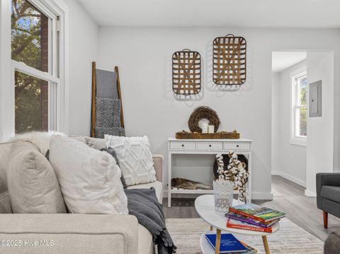 Tiny photo for 6 Glendale Road, Jacksonville, NC 28540 (MLS # 100545039)