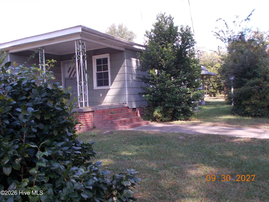 Photo of 805 Sycamore Avenue, Kinston, NC 28504 (MLS # 100610236)