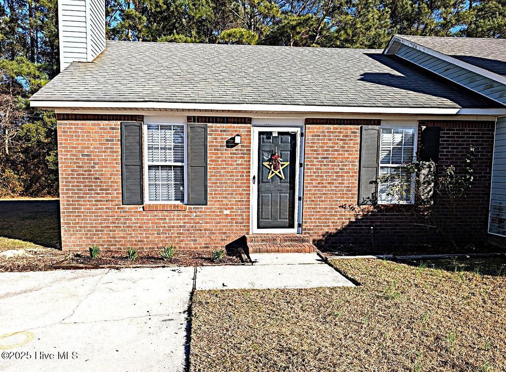 Photo of 113 Live Oak Court, Midway Park, NC 28544 (MLS # 100546253)