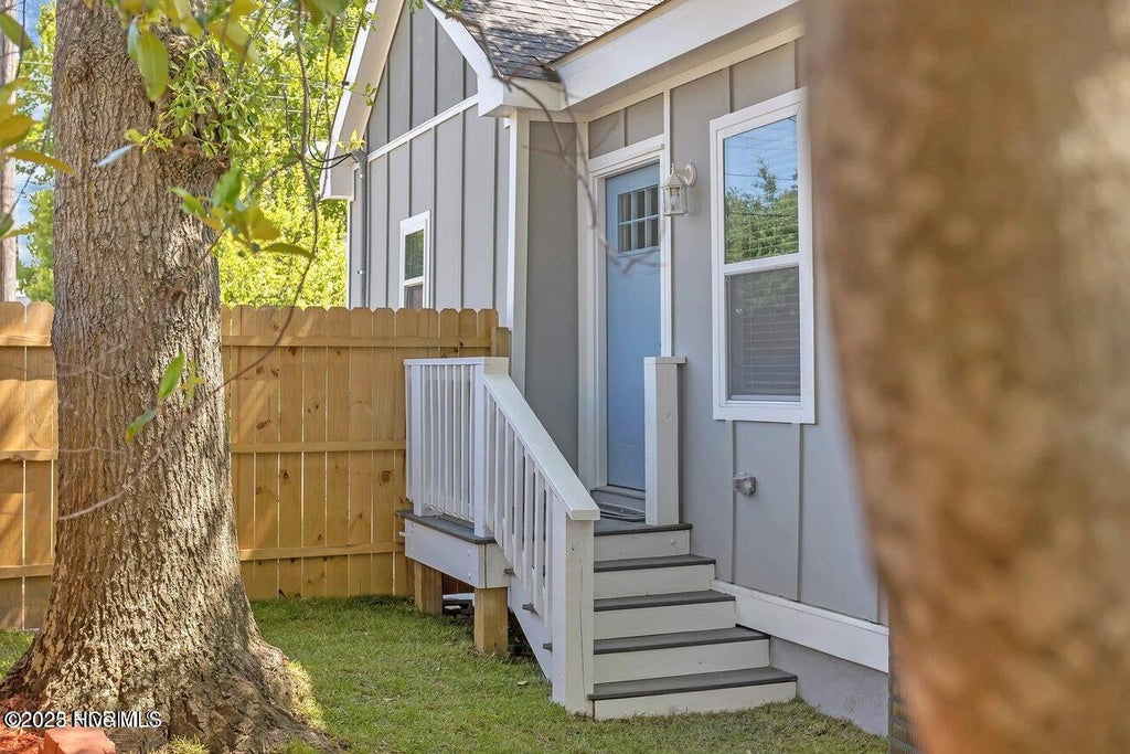 Photo of 800 S 9th Street, Wilmington, NC 28401 (MLS # 100579948)