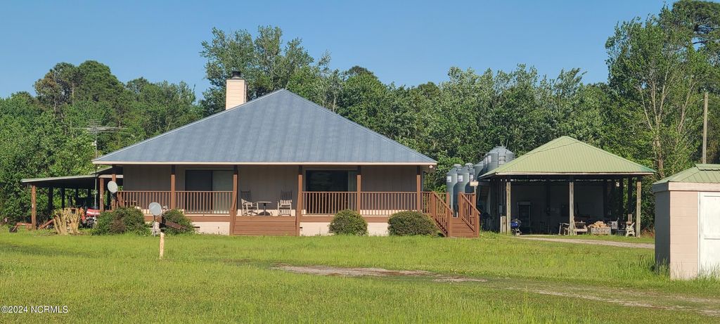 Photo of 1300 Godwin Road, Maple Hill, NC 28454 (MLS # 100434244)