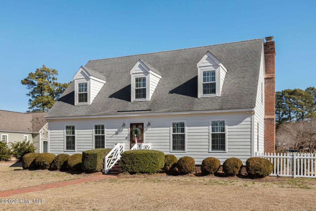 Photo of 1500 Chip Shot Drive, Morehead City, NC 28557 (MLS # 100551975)