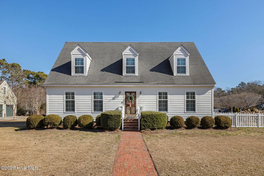 Photo of 1500 Chip Shot Drive, Morehead City, NC 28557 (MLS # 100551975)