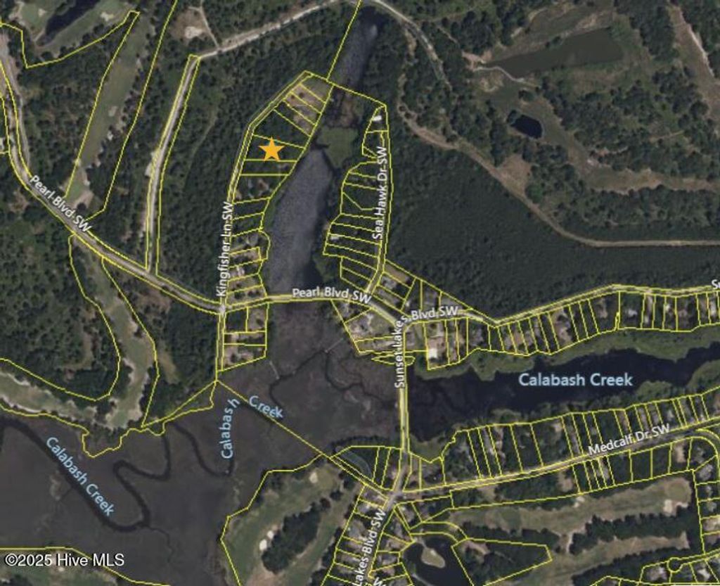 Photo of 632 Kingfisher Lane, Sunset Beach, NC 28468 (MLS # 100554817)