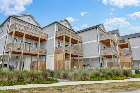 Tiny photo for 711 N Topsail Drive, Surf City, NC 28445 (MLS # 100606843)