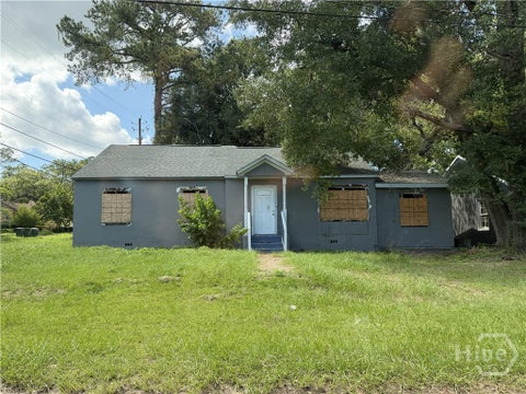 Homes For Sale - 127 Elm Circle<br/> Savannah, GA 31404