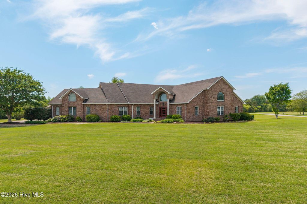 Photo of 106 Phyllis Court, Moyock, NC 27958 (MLS # 100570373)