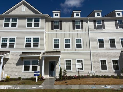 Townhouse For Sale - 249 Pelican Flight Loop<br/> Wilmington, NC 28412