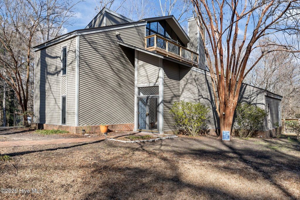 Photo of 127 Hampton Drive, Washington, NC 27889 (MLS # 100554146)