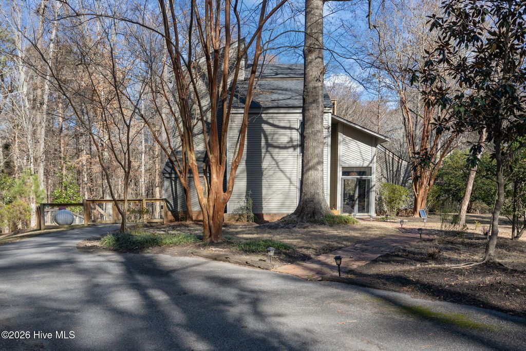 Photo of 127 Hampton Drive, Washington, NC 27889 (MLS # 100554146)