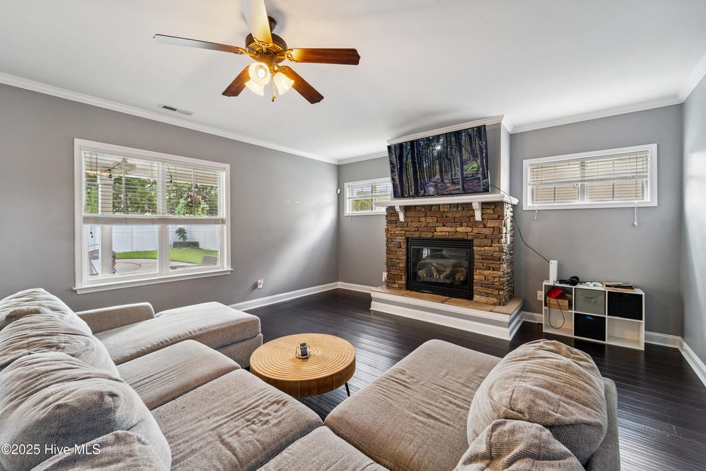 Photo of 507 Walkens Woods Lane, Jacksonville, NC 28546 (MLS # 100516932)