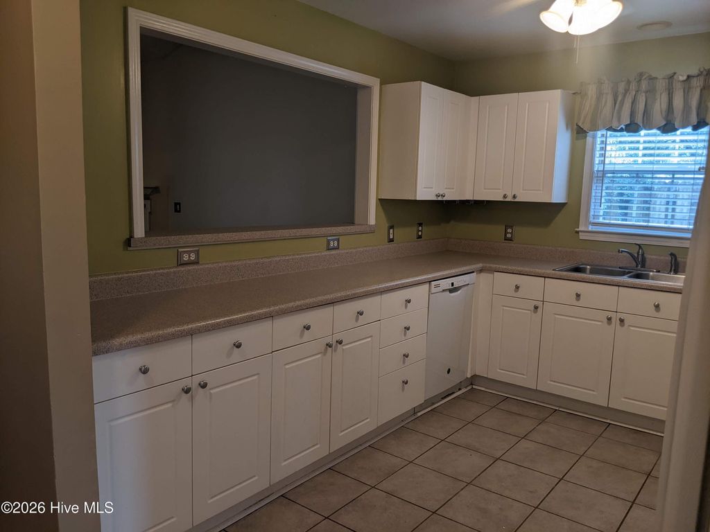 Photo of 414 Foxwood Lane, Wilmington, NC 28409 (MLS # 100556165)