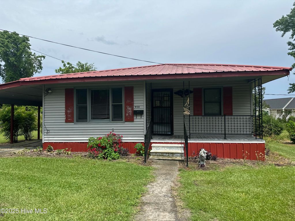 Photo of 958 W Pantego Street, Belhaven, NC 27810 (MLS # 100551851)