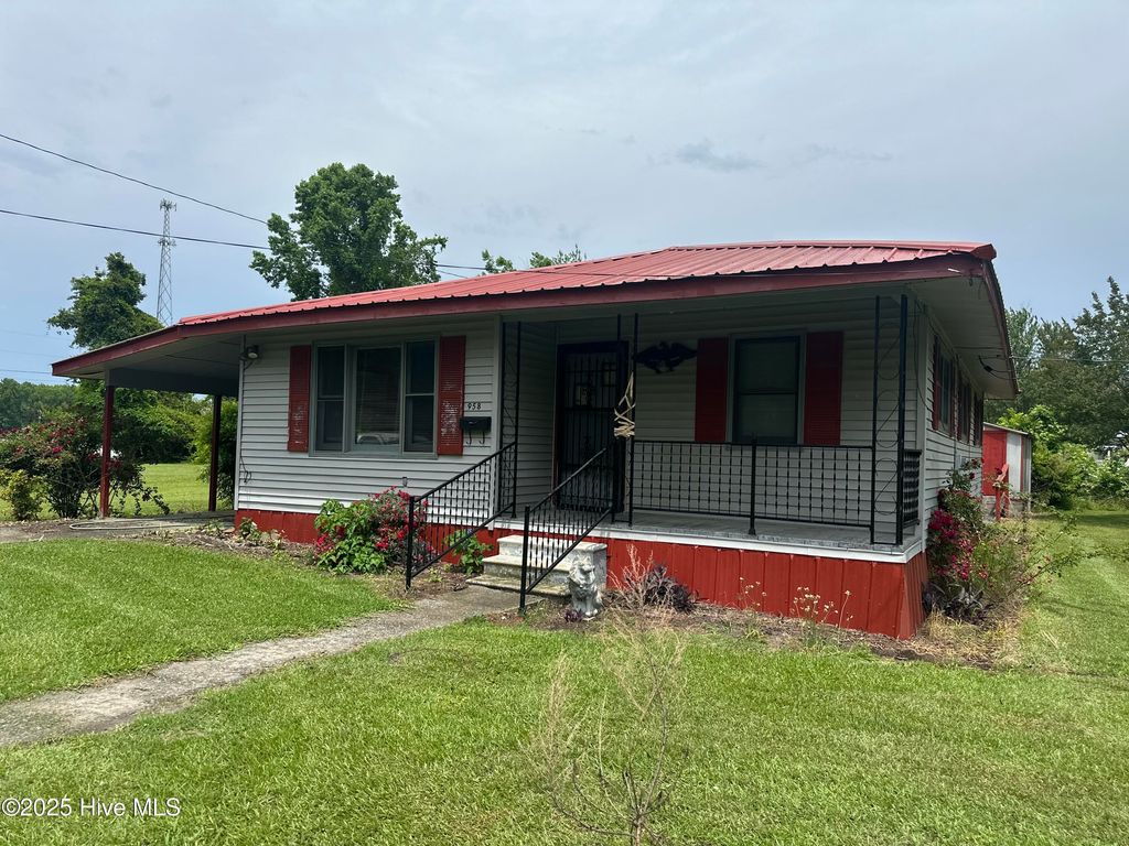 Photo of 958 W Pantego Street, Belhaven, NC 27810 (MLS # 100551851)