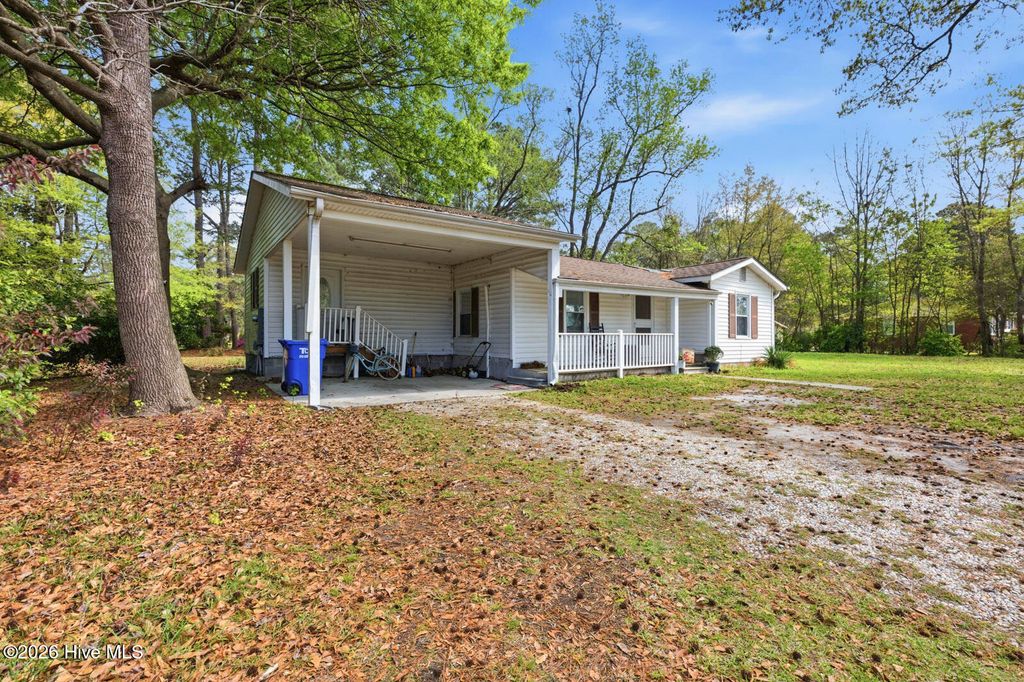 Photo of 308 W Stanford Street, Beulaville, NC 28518 (MLS # 100565369)