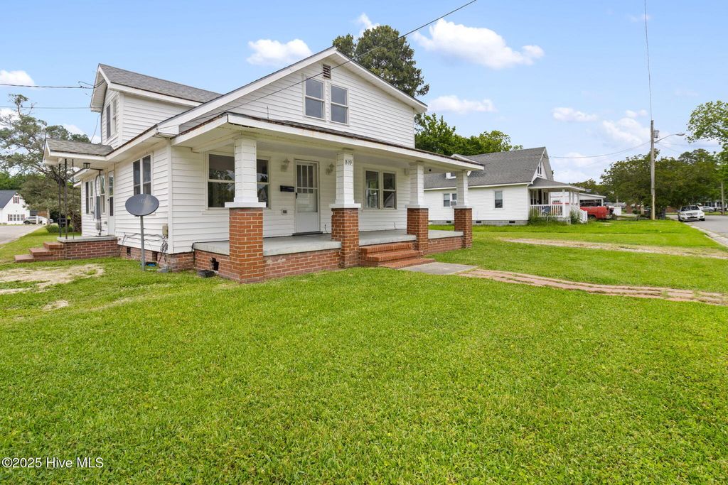 Photo of 1319 Moore Street, Elizabeth City, NC 27909 (MLS # 100529517)