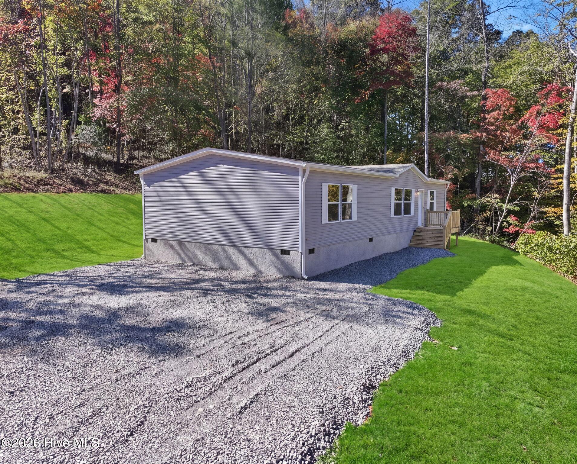 313 Loganberry Lane