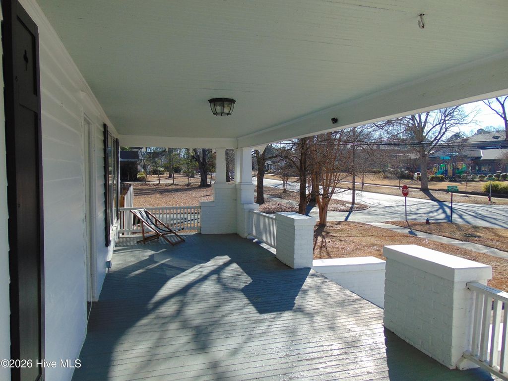 Photo of 112 E Washington Street, Nashville, NC 27856 (MLS # 100549035)