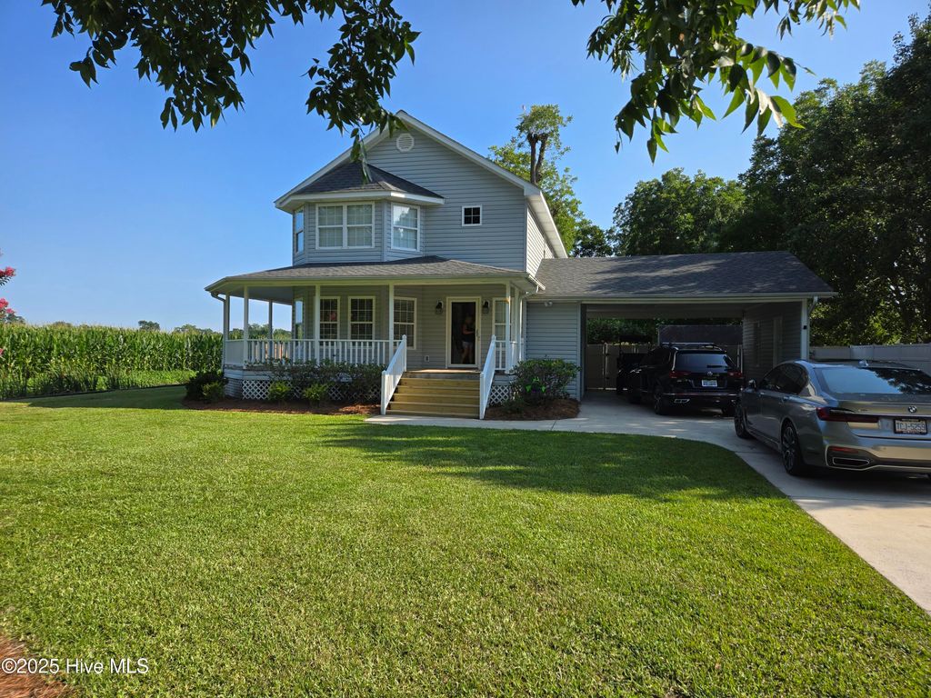 Photo of 121 Schley Avenue, Lake Waccamaw, NC 28450 (MLS # 100517871)