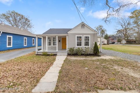 Photo of 404 N Massey Street, Selma, NC 27576 (MLS # 100560109)