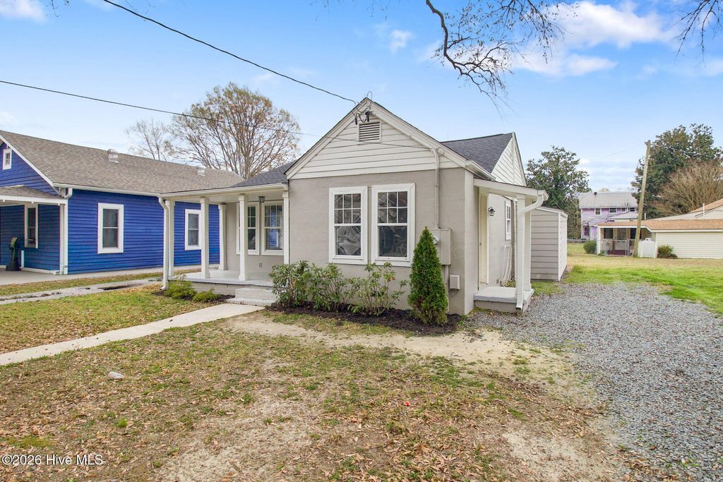 Photo of 404 N Massey Street, Selma, NC 27576 (MLS # 100560109)