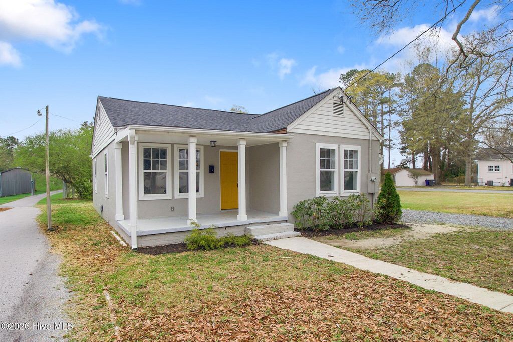 Photo of 404 N Massey Street, Selma, NC 27576 (MLS # 100560109)