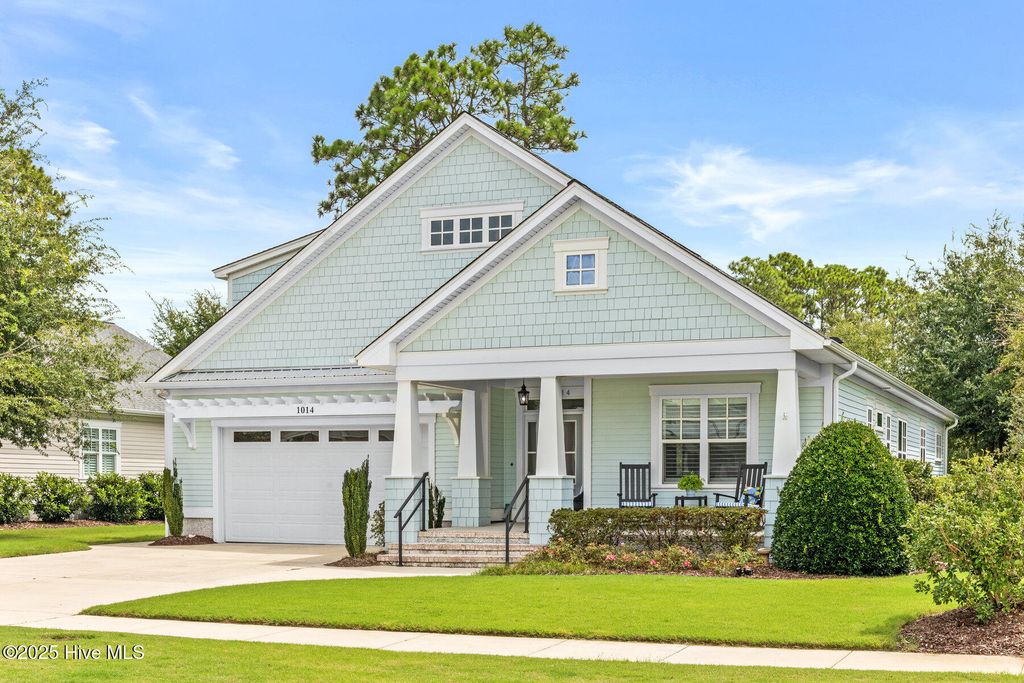 Photo of 1014 Softwind Way, Southport, NC 28461 (MLS # 100524924)