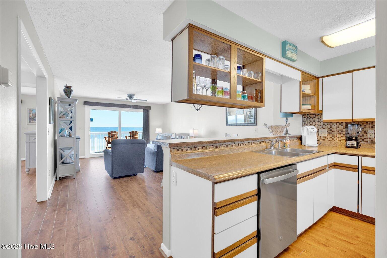 2112 Surfrider Court