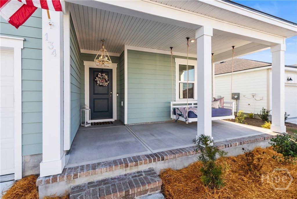 Photo of 134 Crosstown Ave, Richmond Hill, GA 31324 (MLS # SA347025)