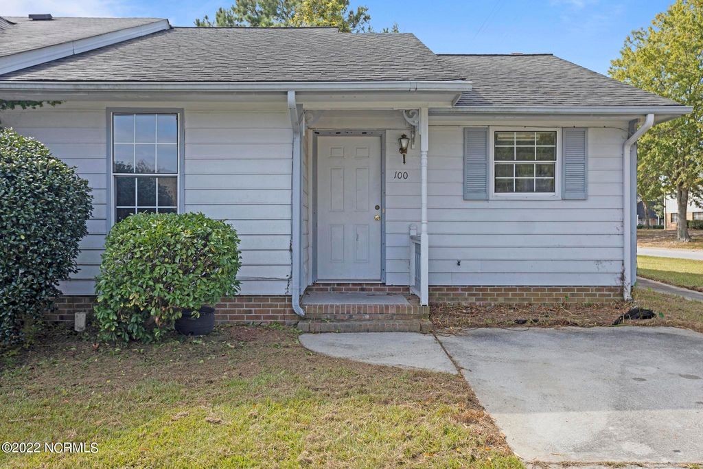 Photo of 100 Creekview Drive, Jacksonville, NC 28540 (MLS # 100550644)