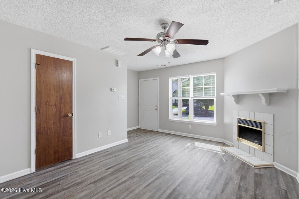 Photo of 1063 W Pueblo Drive, Jacksonville, NC 28546 (MLS # 100568263)