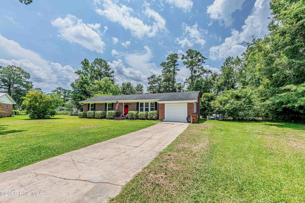 Photo of 32 Chapman Court, Jacksonville, NC 28540 (MLS # 100587687)